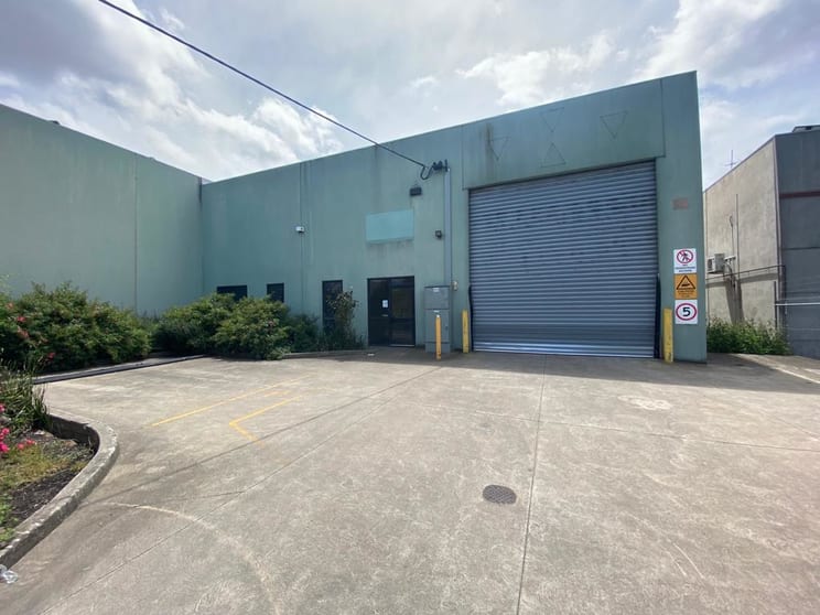 Click to view all images 30 Foden Avenue Campbellfield VIC 3061 - Image 1
