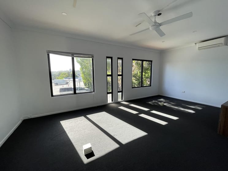 Click to view all images 10/14 Rothcote Court Burleigh Heads QLD 4220 - Image 3