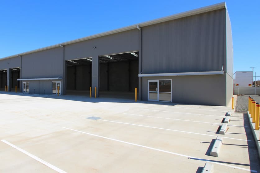 Click to view all images 4/19 Mansell Street Wilsonton QLD 4350 - Image 1