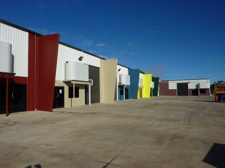 Click to view all images 3/6 - 8 Production Court Wilsonton QLD 4350 - Image 2