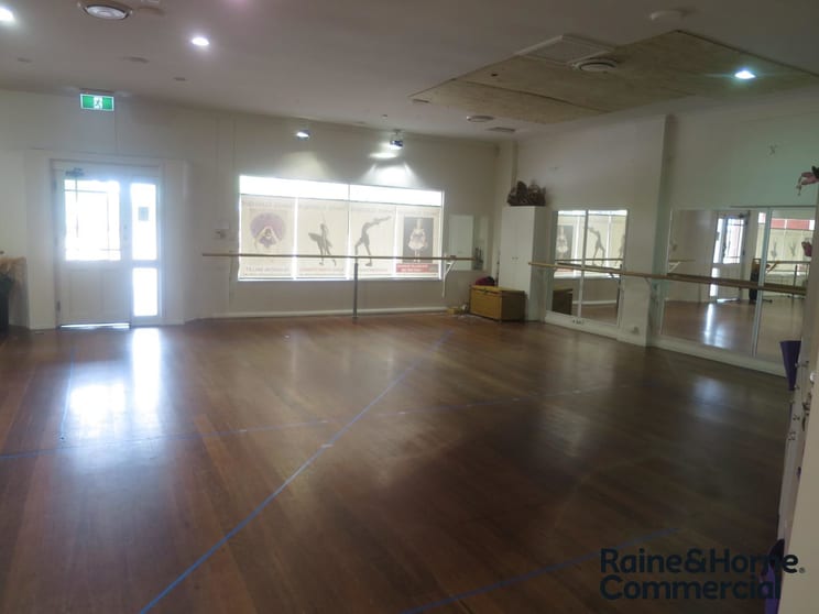 Click to view all images 352B Cambridge Street Wembley WA 6014 - Image 2