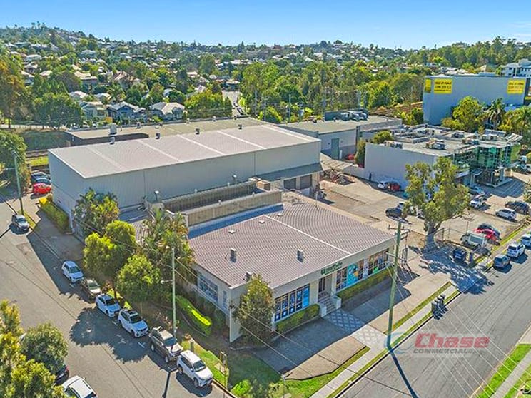 Click to view all images 2 Kilroe Street Milton QLD 4064 - Image 3