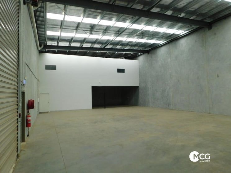 Click to view all images 2/11 Nevada Court Hoppers Crossing VIC 3029 - Image 3