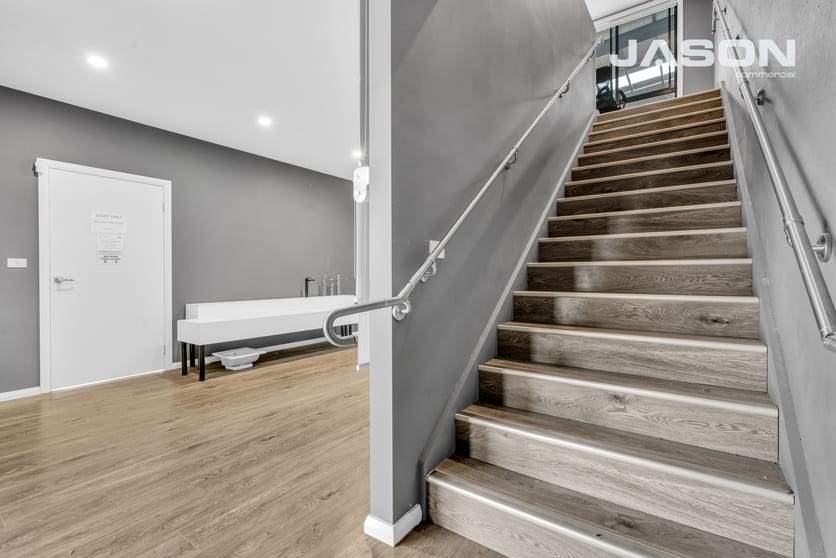 Click to view all images 37 Yellowbox Drive Craigieburn VIC 3064 - Image 3
