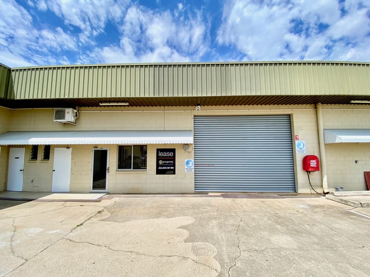 Click to view all images Unit 2/46-50 Hugh Ryan Drive Garbutt QLD 4814 - Image 3