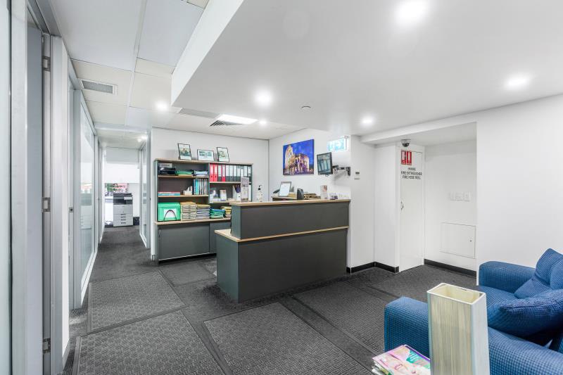 Click to view all images 816/3 Parkland Boulevard Spring Hill QLD 4000 - Image 2