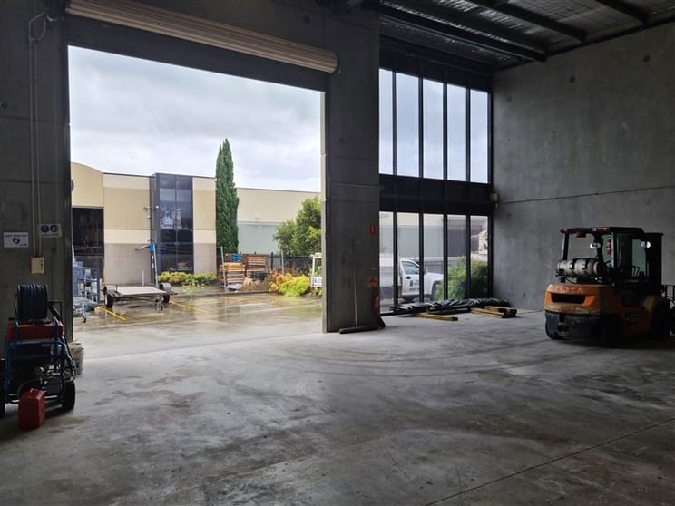 Click to view all images 4/101 Railway Road North Mulgrave NSW 2756 - Image 2