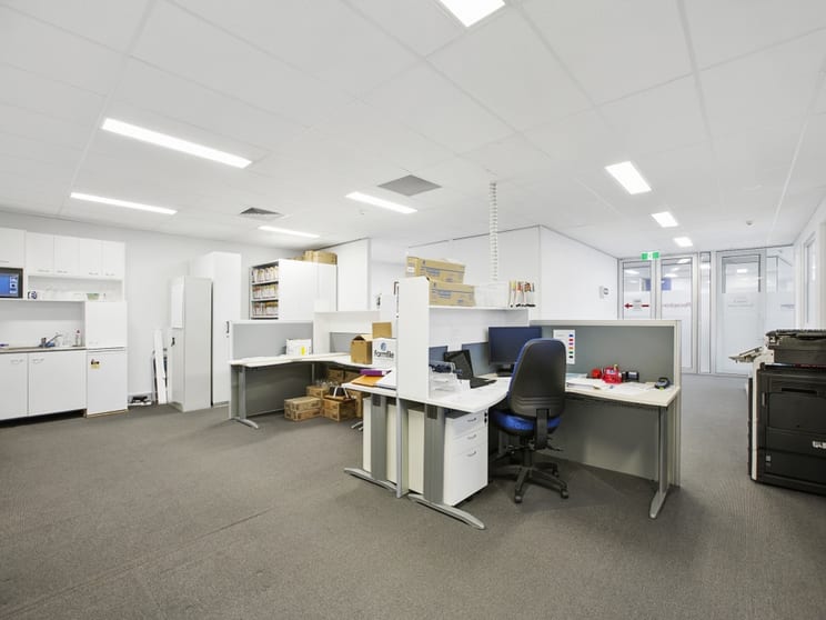 Click to view all images 2B/315 Main Street Mornington VIC 3931 - Image 3