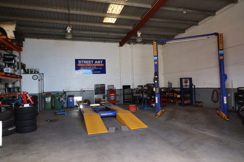 Click to view all images Unit 5/18 Rocla Court Glenvale QLD 4350 - Image 3