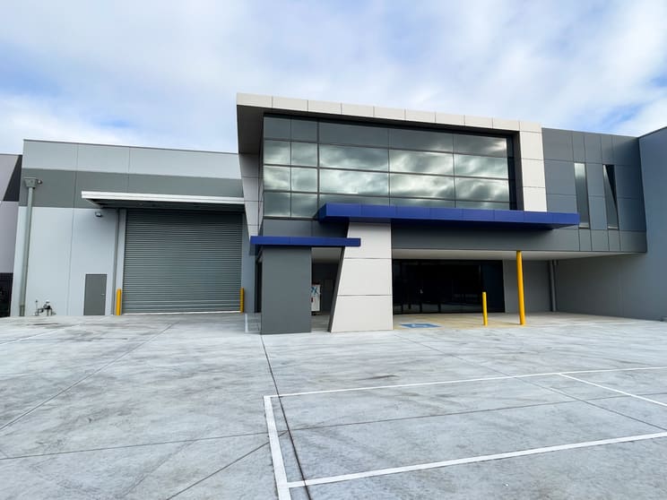 Click to view all images 94 Fox Drive Dandenong VIC 3175 - Image 2