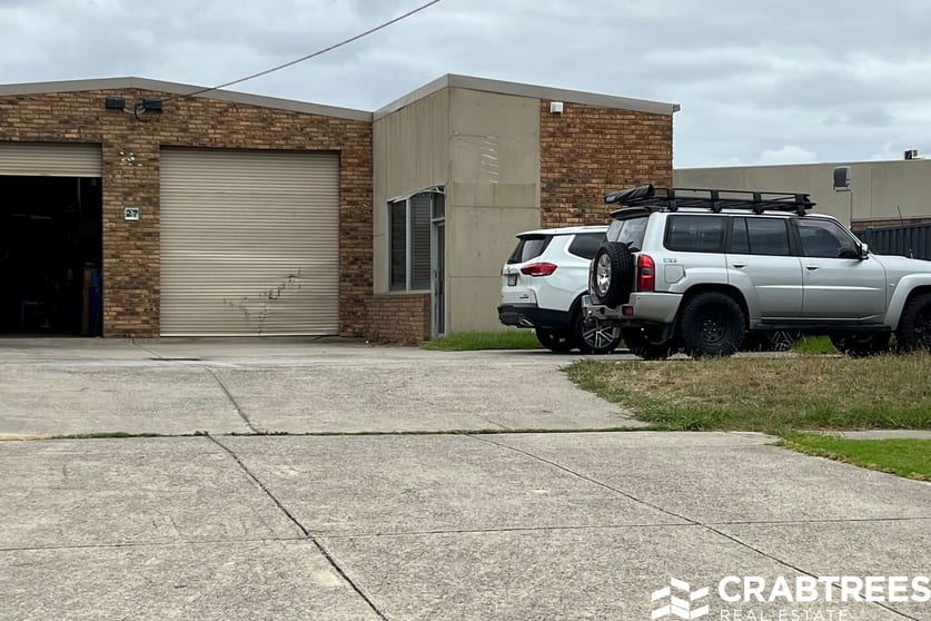 Click to view all images 2/27 Concord Crescent Carrum Downs VIC 3201 - Image 1