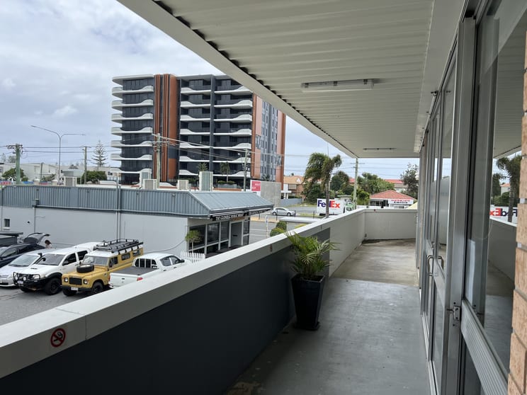 Click to view all images 4/ 2460 Gold Coast Highway Mermaid Beach QLD 4218 - Image 3