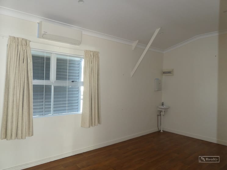 Click to view all images Innisfail QLD 4860 - Image 3