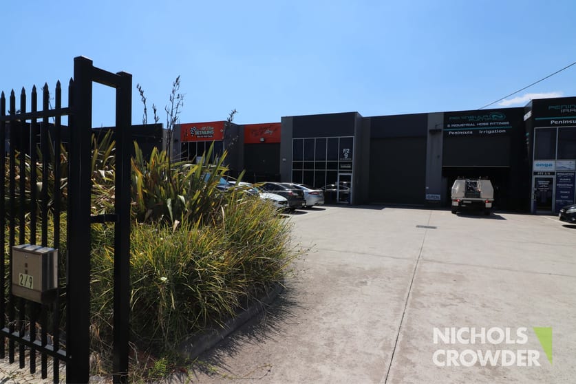 Click to view all images 9A Sir Laurence Drive Seaford VIC 3198 - Image 3