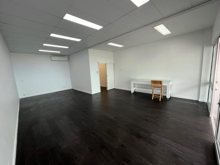Click to view all images Shop 2/66-68 Bloomfield Street Cleveland QLD 4163 - Image 2