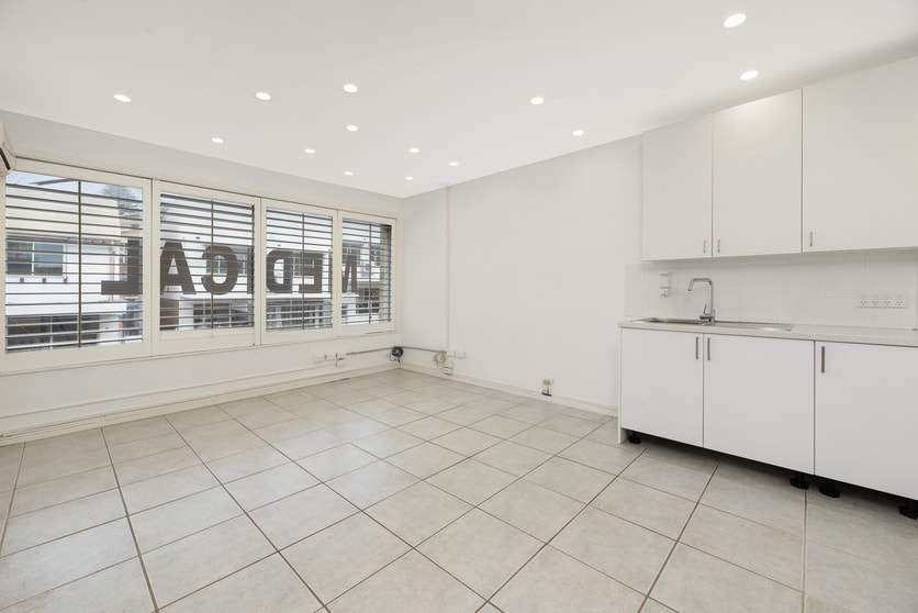 Click to view all images Lvl 1/23 Lawrence Street Freshwater NSW 2096 - Image 3