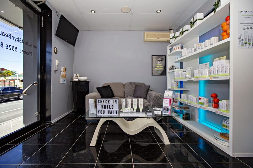 Click to view all images 5/1 Sunshine Boulevard Broadbeach Waters QLD 4218 - Image 2