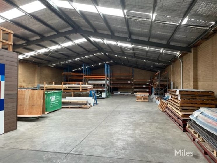 Click to view all images 287 Edwardes Street Reservoir VIC 3073 - Image 3
