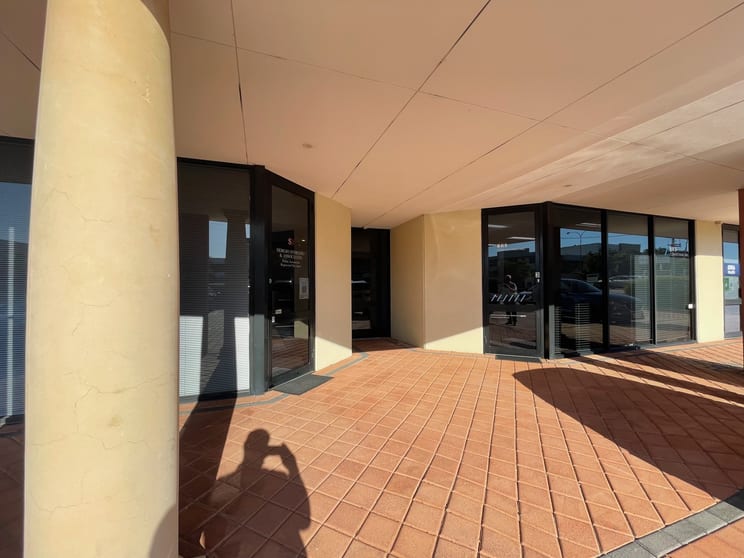 Click to view all images 40 Cedric Street Stirling WA 6021 - Image 3