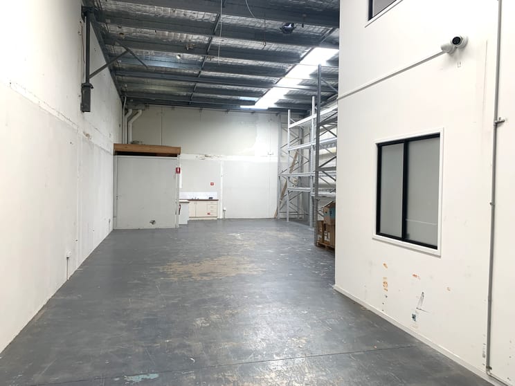 Click to view all images 6/25 Industry Tweed Heads South NSW 2486 - Image 3