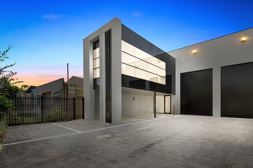 Click to view all images 9a Commercial Road Notting Hill VIC 3168 - Image 1