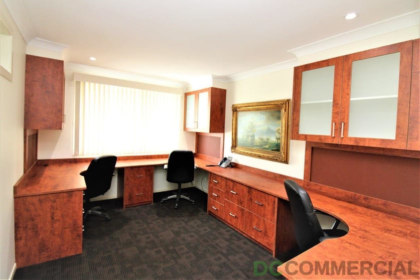 Click to view all images 186 Hume Street East Toowoomba QLD 4350 - Image 2