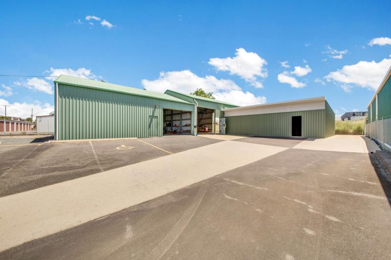 Click to view all images AVAILABLE NOW/58 Callemondah Drive Clinton QLD 4680 - Image 1