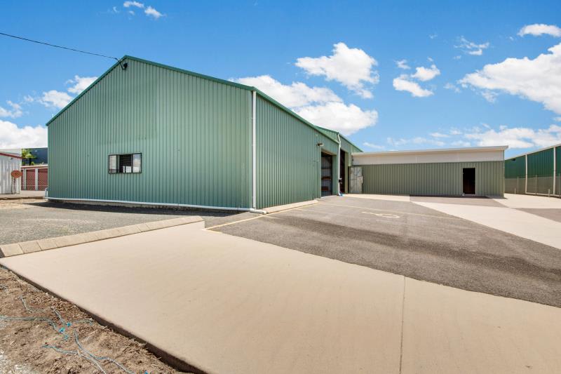 Click to view all images AVAILABLE NOW/58 Callemondah Drive Clinton QLD 4680 - Image 2
