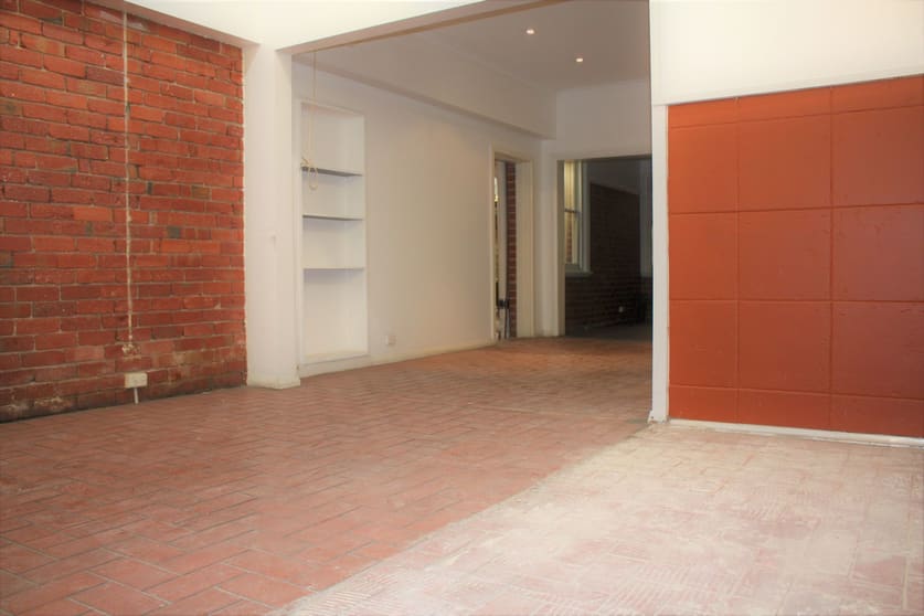 Click to view all images 230 Como Parade West Parkdale VIC 3195 - Image 3