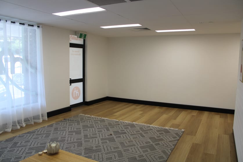 Click to view all images 2/153 Denman Ave Caringbah NSW 2229 - Image 2
