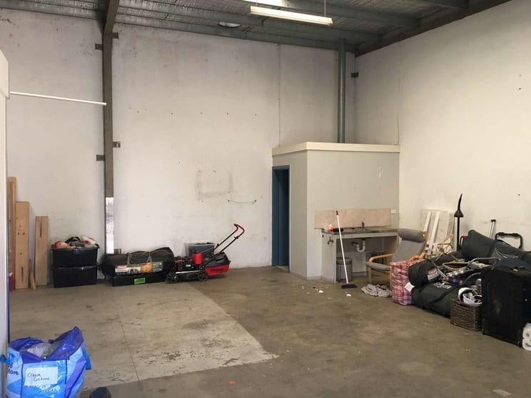 Click to view all images 2/33 Rodney Road North Geelong VIC 3215 - Image 2