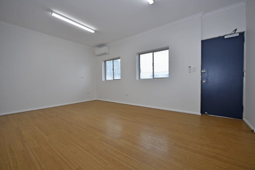 Click to view all images 2/111 Coonawarra Road Winnellie NT 0820 - Image 3