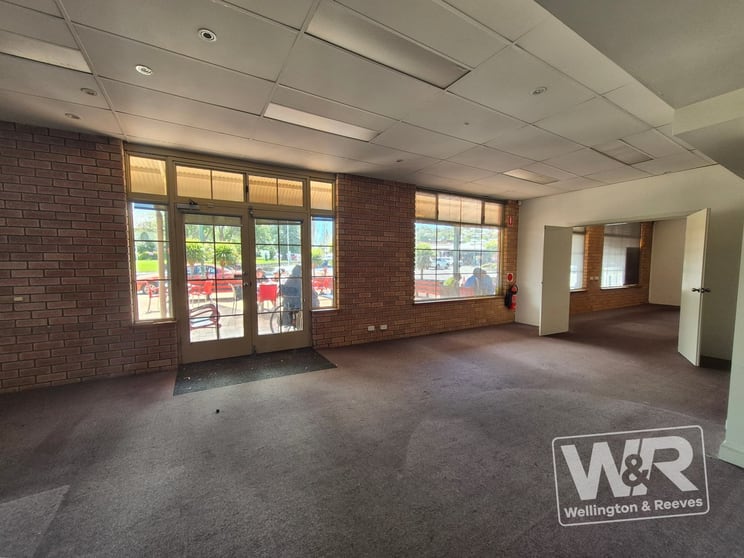 Click to view all images Shop 2/141 York Street Albany WA 6330 - Image 2