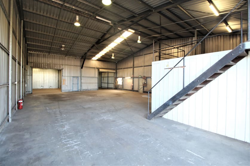 Click to view all images 1/27 Mansell Street Wilsonton QLD 4350 - Image 2