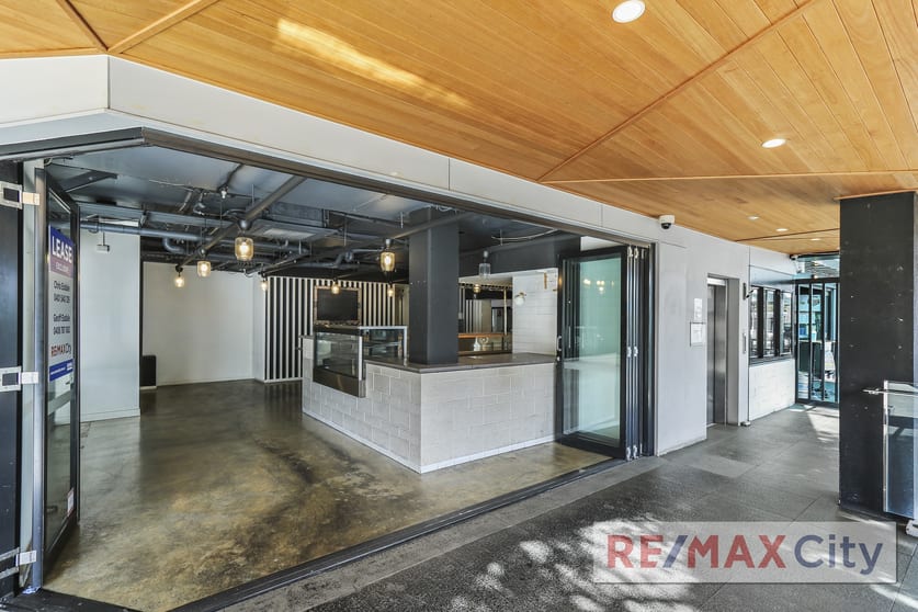 Click to view all images 4 & 5/210 Oxford Street Bulimba QLD 4171 - Image 3