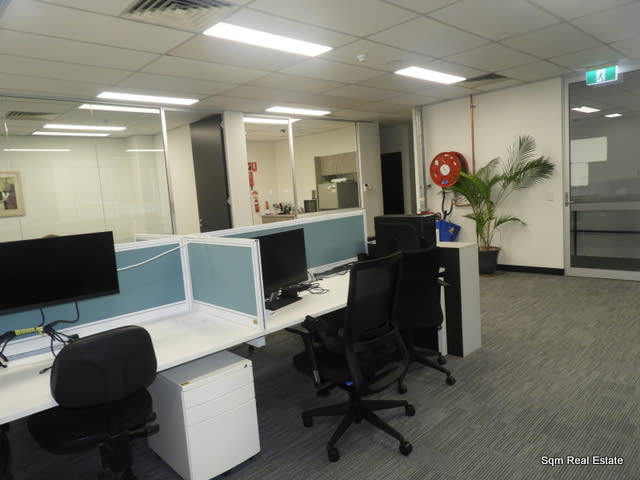 Click to view all images 2/11-13 Lord st Botany NSW 2019 - Image 3