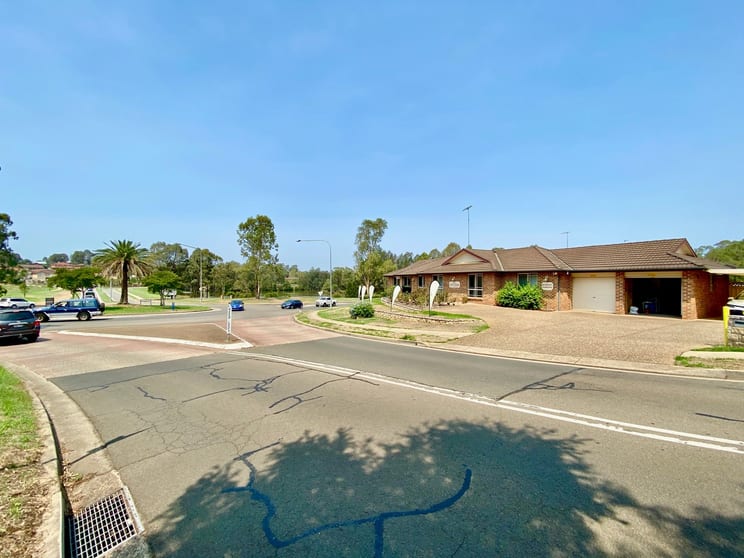 Click to view all images 2 Sir John Jamison Circuit Glenmore Park NSW 2745 - Image 2