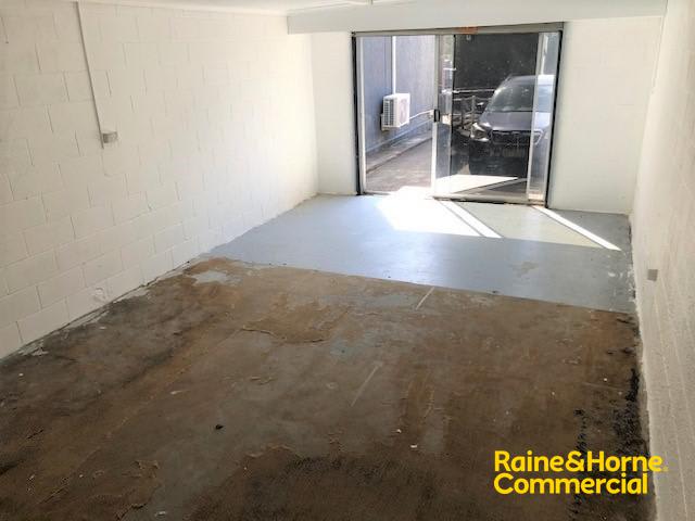 Click to view all images 9/9 Frinton Street Southport QLD 4215 - Image 1