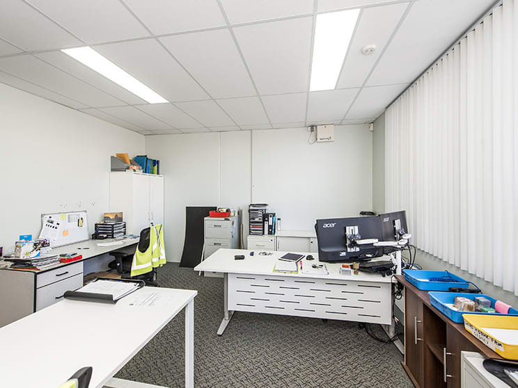 1,/9 Karratha Street Welshpool WA 6106 - Image 3
