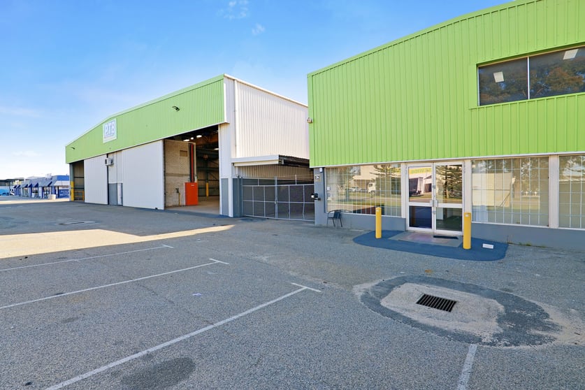Click to view all images 72 Kewdale Road Welshpool WA 6106 - Image 3
