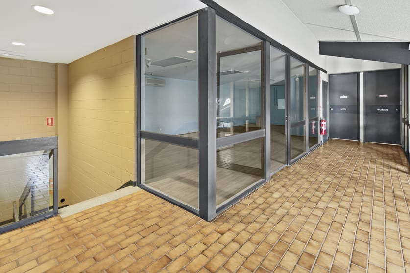 Click to view all images 6/303 Shute Harbour Road Airlie Beach QLD 4802 - Image 3