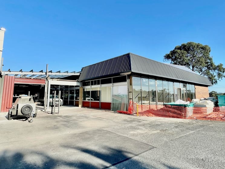 Click to view all images 7 Ern Harley Drive Burleigh Heads QLD 4220 - Image 1