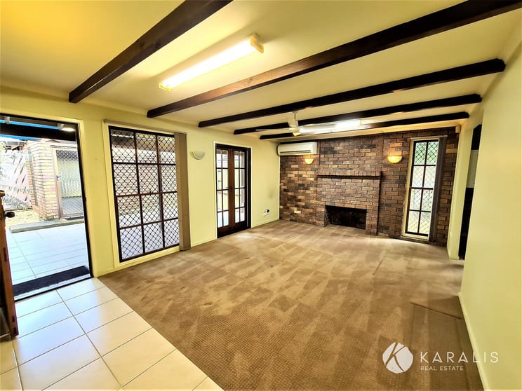 Click to view all images 425 Mains Road Macgregor QLD 4109 - Image 1