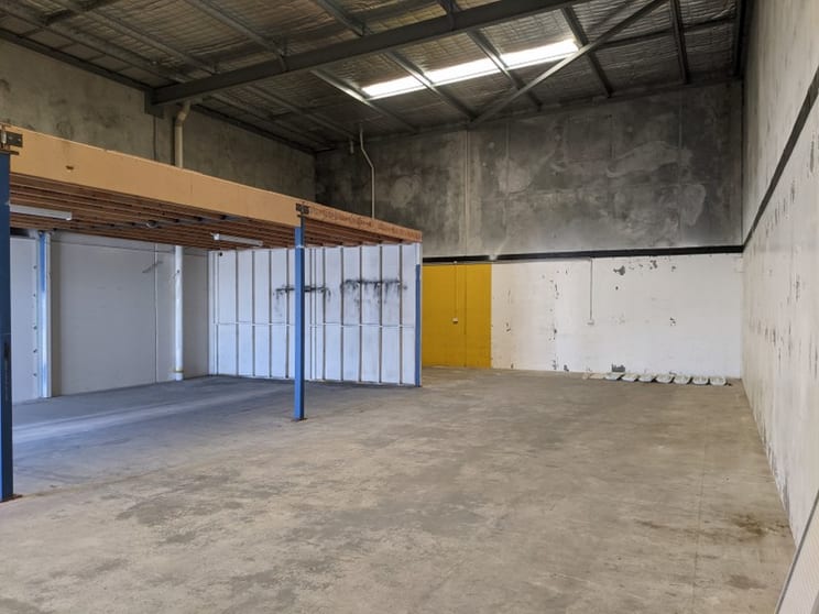 Click to view all images 2/788 Marshall Road Malaga WA 6090 - Image 2