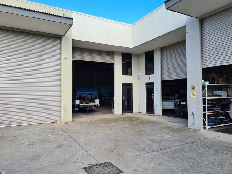 Click to view all images 8/17A Ern Harley Drive Burleigh Heads QLD 4220 - Image 2