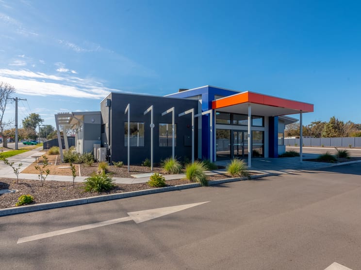Click to view all images Part of/6 Green Street Wangaratta VIC 3677 - Image 2
