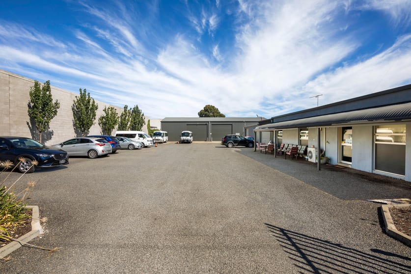 Click to view all images 14 Westport Road Edinburgh North SA 5113 - Image 2