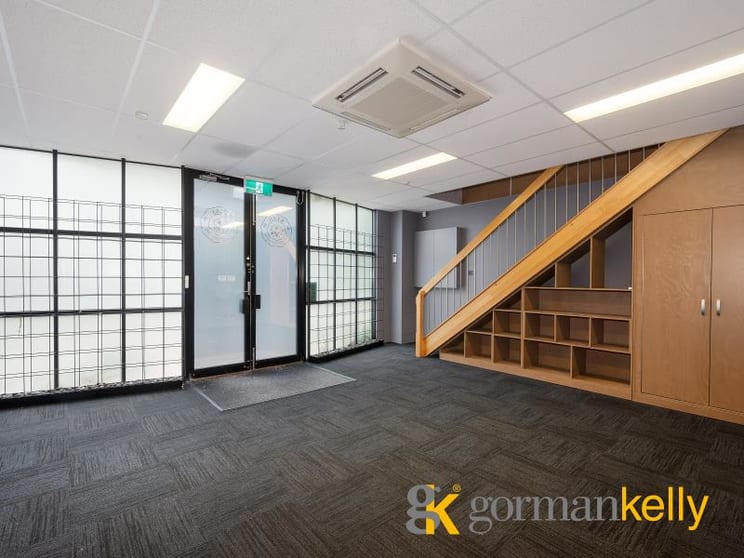 Click to view all images Unit 4/3 Wellington Street Kew VIC 3101 - Image 2