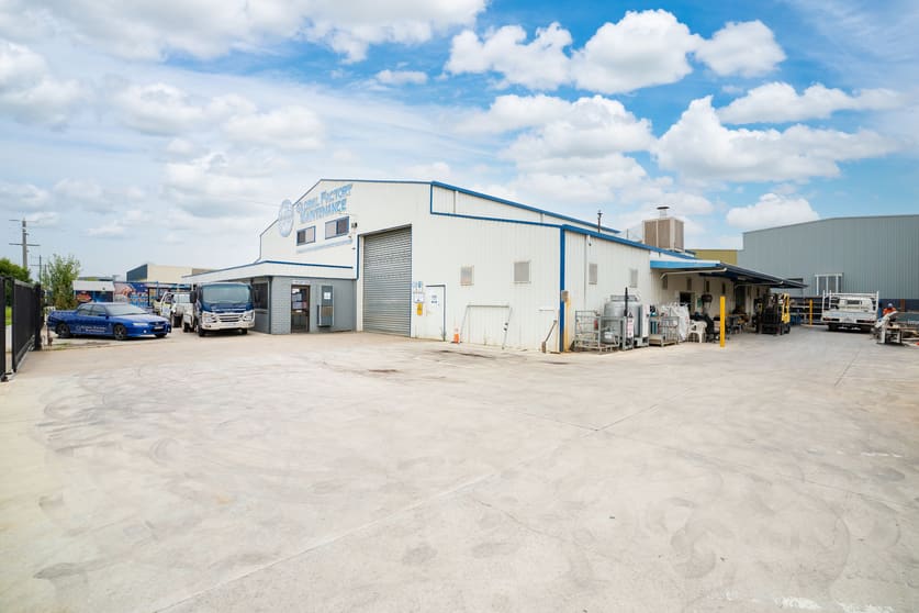 Click to view all images 14 Reid Street Wodonga VIC 3690 - Image 2