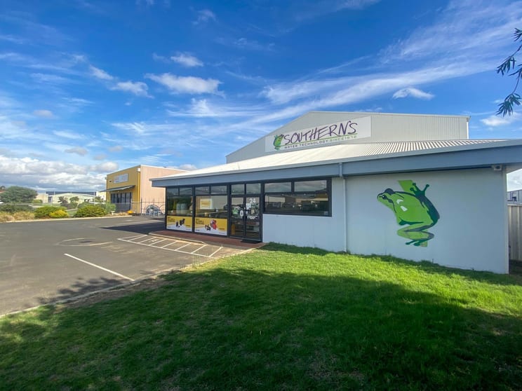 Click to view all images 24 Clifford Street Davenport WA 6230 - Image 2